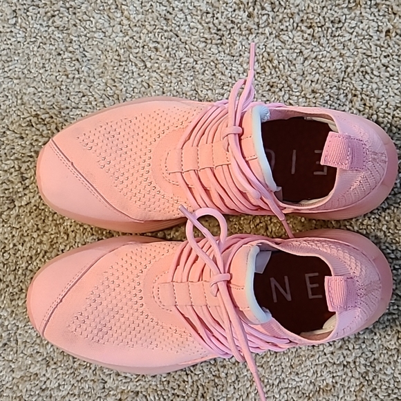 Lane - eight Women's Trainer AD peach color size 6 - Picture 1 of 5
